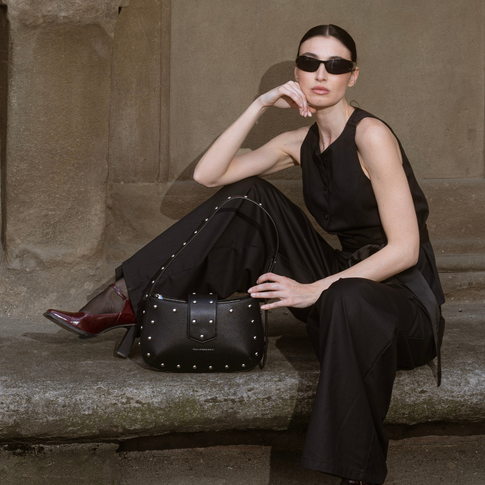 Borsa Hobo Bricky con borchie